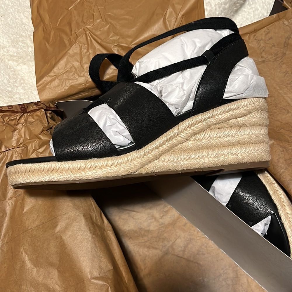 Patricia Nash Riva Wedge Sandals - Picture 6 of 8